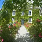 D'hotes De La Pinstrie Bed & Breakfast 3*