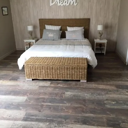 Couette-café D'hôtes De La Pinstrie 3*