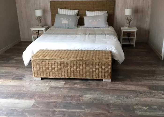 Couette-café D'hôtes De La Pinstrie 3*